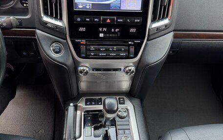 Toyota Land Cruiser 200, 2015 год, 6 000 000 рублей, 19 фотография