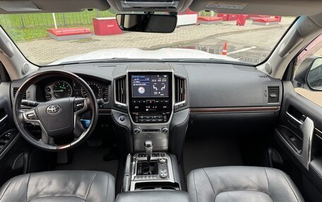 Toyota Land Cruiser 200, 2015 год, 6 000 000 рублей, 17 фотография