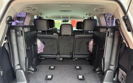 Toyota Land Cruiser 200, 2015 год, 6 000 000 рублей, 21 фотография