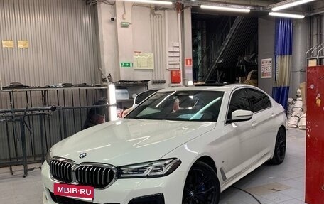 BMW 5 серия, 2020 год, 4 300 000 рублей, 2 фотография