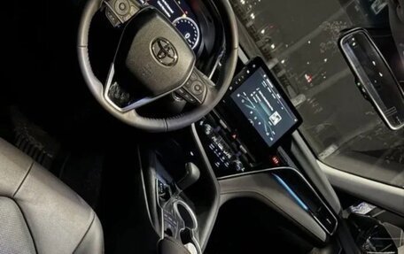 Toyota Camry, 2023 год, 3 700 000 рублей, 10 фотография