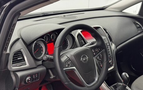 Opel Astra J, 2011 год, 790 000 рублей, 11 фотография