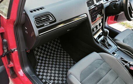 Volkswagen Golf VII рестайлинг, 2017 год, 1 590 000 рублей, 10 фотография