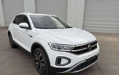 Volkswagen T-Roc I, 2023 год, 1 750 000 рублей, 1 фотография