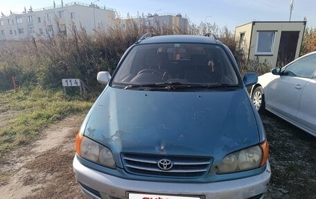Toyota Ipsum II, 1998 год, 250 000 рублей, 1 фотография