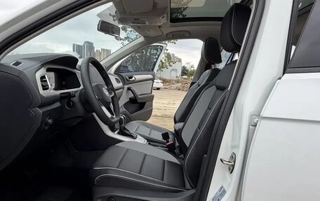 Volkswagen T-Roc I, 2023 год, 1 750 000 рублей, 7 фотография