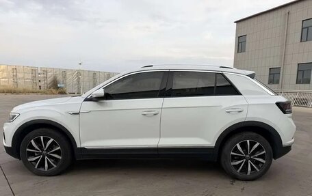 Volkswagen T-Roc I, 2023 год, 1 750 000 рублей, 6 фотография