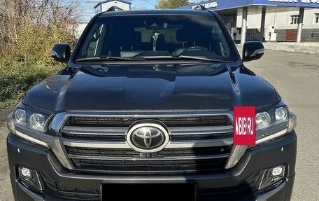 Toyota Land Cruiser 200, 2020 год, 7 500 000 рублей, 2 фотография