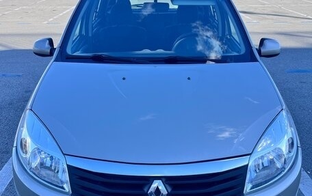 Renault Sandero I, 2013 год, 620 000 рублей, 2 фотография