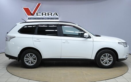 Mitsubishi Outlander III рестайлинг 3, 2013 год, 1 150 000 рублей, 4 фотография