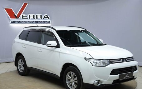 Mitsubishi Outlander III рестайлинг 3, 2013 год, 1 150 000 рублей, 3 фотография