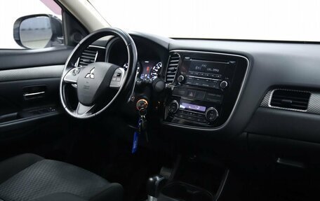 Mitsubishi Outlander III рестайлинг 3, 2013 год, 1 150 000 рублей, 14 фотография