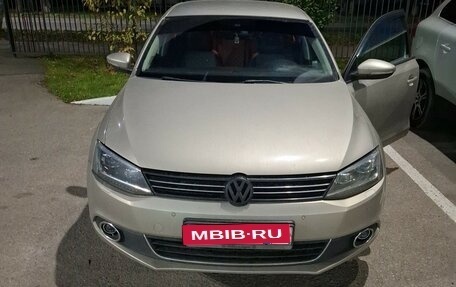 Volkswagen Jetta VII, 2013 год, 980 000 рублей, 1 фотография