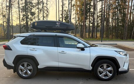 Toyota RAV4, 2021 год, 3 100 000 рублей, 3 фотография
