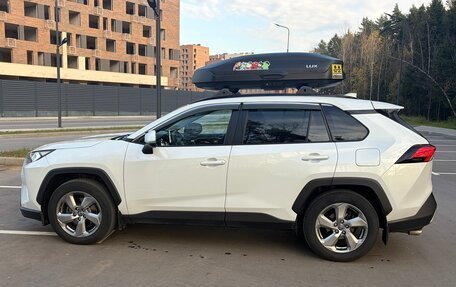 Toyota RAV4, 2021 год, 3 100 000 рублей, 6 фотография