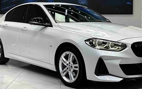 BMW 1 серия, 2023 год, 1 700 000 рублей, 3 фотография
