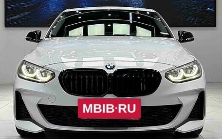 BMW 1 серия, 2023 год, 1 700 000 рублей, 2 фотография