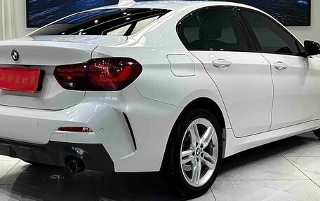 BMW 1 серия, 2023 год, 1 700 000 рублей, 4 фотография