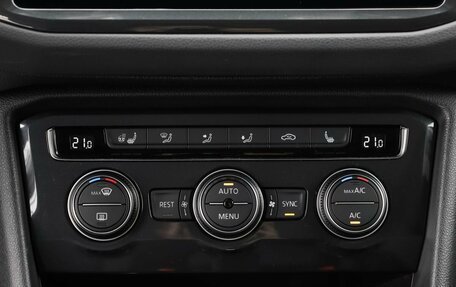 Volkswagen Tiguan II, 2020 год, 2 870 000 рублей, 14 фотография
