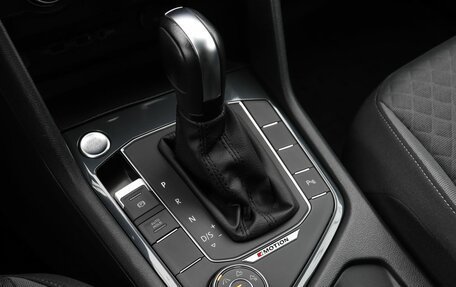 Volkswagen Tiguan II, 2020 год, 2 870 000 рублей, 17 фотография