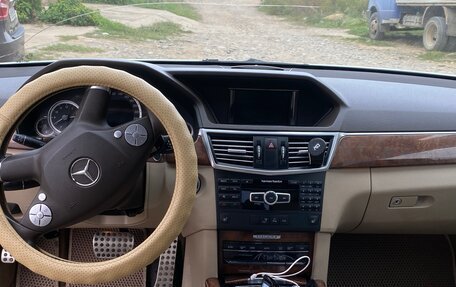 Mercedes-Benz E-Класс, 2012 год, 1 200 000 рублей, 8 фотография