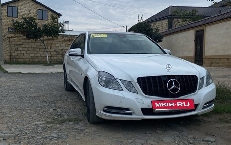 Mercedes-Benz E-Класс, 2012 год, 1 200 000 рублей, 3 фотография