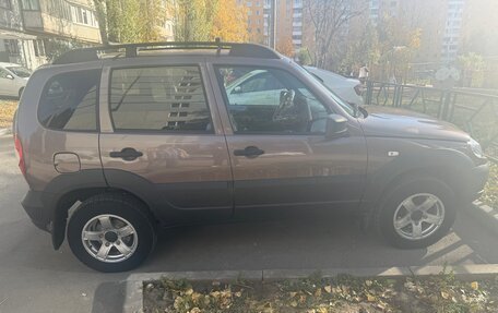 Chevrolet Niva I рестайлинг, 2019 год, 1 000 000 рублей, 4 фотография