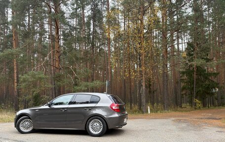 BMW 1 серия, 2007 год, 749 000 рублей, 2 фотография