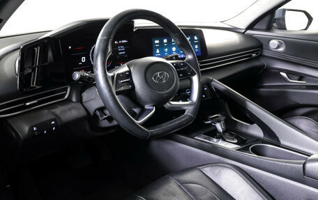 Hyundai Elantra, 2021 год, 1 900 000 рублей, 14 фотография