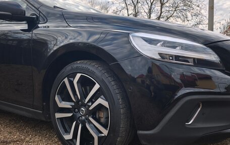 Volvo V40 Cross Country I, 2018 год, 1 980 000 рублей, 4 фотография