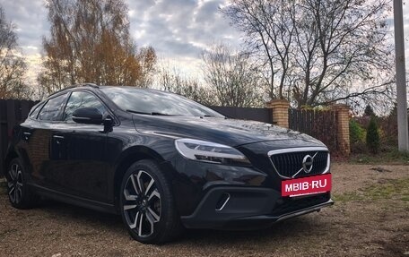 Volvo V40 Cross Country I, 2018 год, 1 980 000 рублей, 2 фотография
