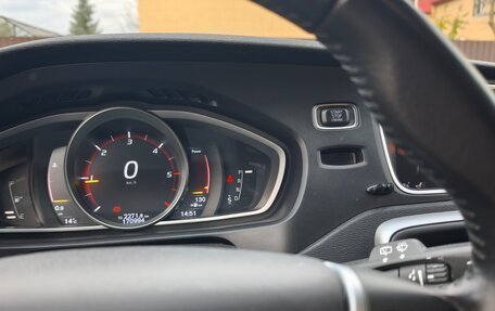 Volvo V40 Cross Country I, 2018 год, 1 980 000 рублей, 6 фотография