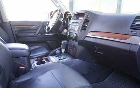 Mitsubishi Pajero IV рестайлинг 2, 2008 год, 1 570 000 рублей, 11 фотография
