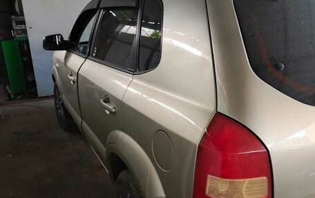 Hyundai Tucson III, 2008 год, 850 000 рублей, 3 фотография