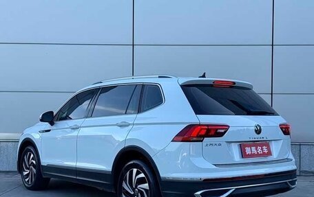Volkswagen Tiguan II, 2023 год, 2 430 001 рублей, 6 фотография