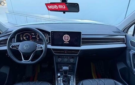 Volkswagen Tiguan II, 2023 год, 2 430 001 рублей, 9 фотография