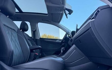 Volkswagen Tiguan II, 2023 год, 2 430 001 рублей, 13 фотография
