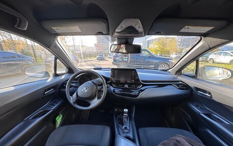 Toyota C-HR I рестайлинг, 2019 год, 1 820 000 рублей, 8 фотография