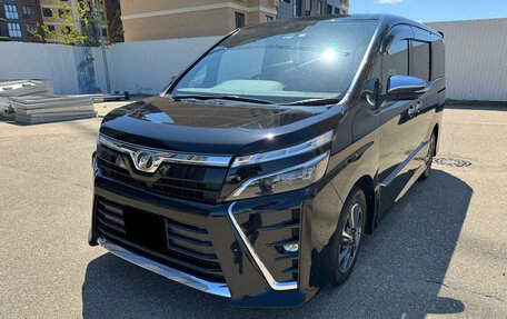 Toyota Voxy III, 2021 год, 2 250 000 рублей, 2 фотография