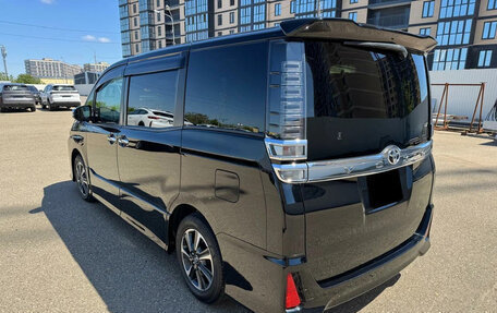 Toyota Voxy III, 2021 год, 2 250 000 рублей, 4 фотография