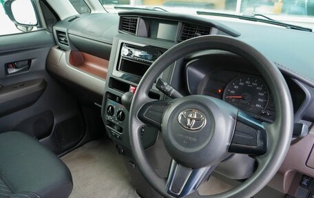 Toyota Roomy I, 2020 год, 1 000 000 рублей, 11 фотография