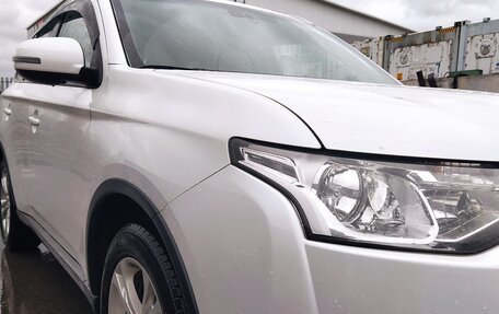 Mitsubishi Outlander III рестайлинг 3, 2014 год, 1 650 000 рублей, 17 фотография