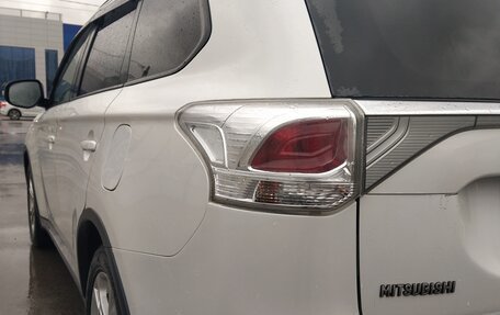 Mitsubishi Outlander III рестайлинг 3, 2014 год, 1 650 000 рублей, 18 фотография