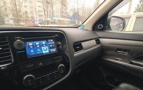 Mitsubishi Outlander III рестайлинг 3, 2014 год, 1 650 000 рублей, 20 фотография