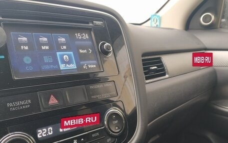 Mitsubishi Outlander III рестайлинг 3, 2014 год, 1 650 000 рублей, 2 фотография