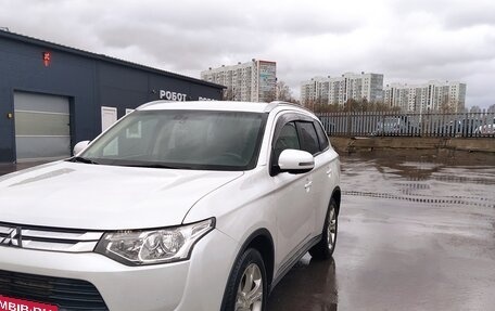 Mitsubishi Outlander III рестайлинг 3, 2014 год, 1 650 000 рублей, 9 фотография