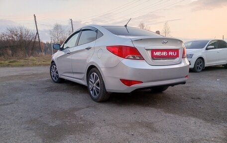 Hyundai Solaris II рестайлинг, 2014 год, 1 100 000 рублей, 4 фотография