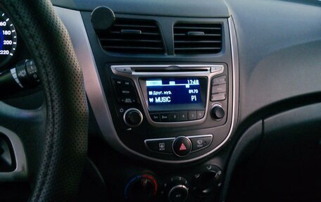 Hyundai Solaris II рестайлинг, 2014 год, 1 100 000 рублей, 13 фотография