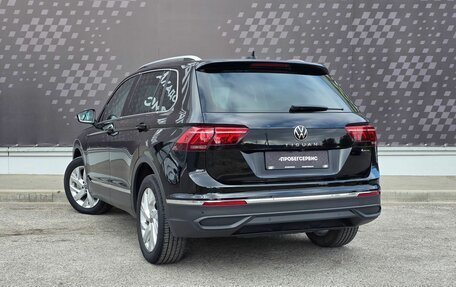 Volkswagen Tiguan II, 2021 год, 3 099 000 рублей, 4 фотография