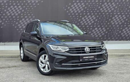 Volkswagen Tiguan II, 2021 год, 3 099 000 рублей, 3 фотография